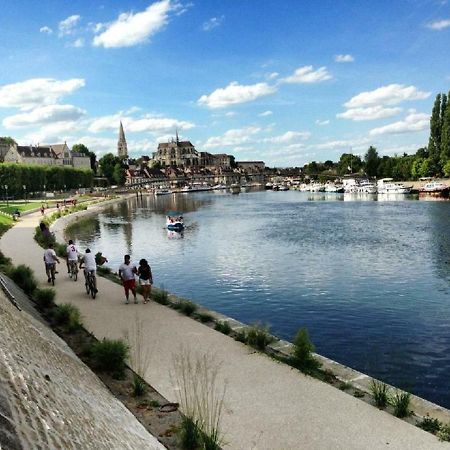 Hotel Confort Et Modernite Sur Les Quais Auxerre Exterior foto